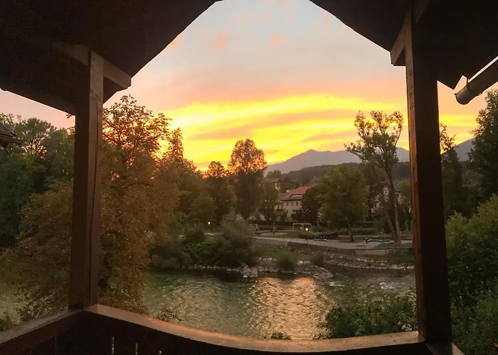 Апартаменты Haus Traun-ufer - Riverside Townhouse