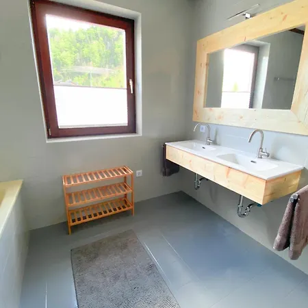 Haus Traun-ufer - Riverside Townhouse דירה *